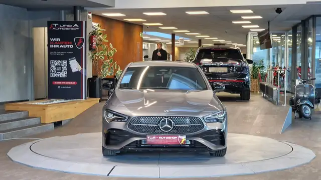 Mercedes-Benz CLA view 2