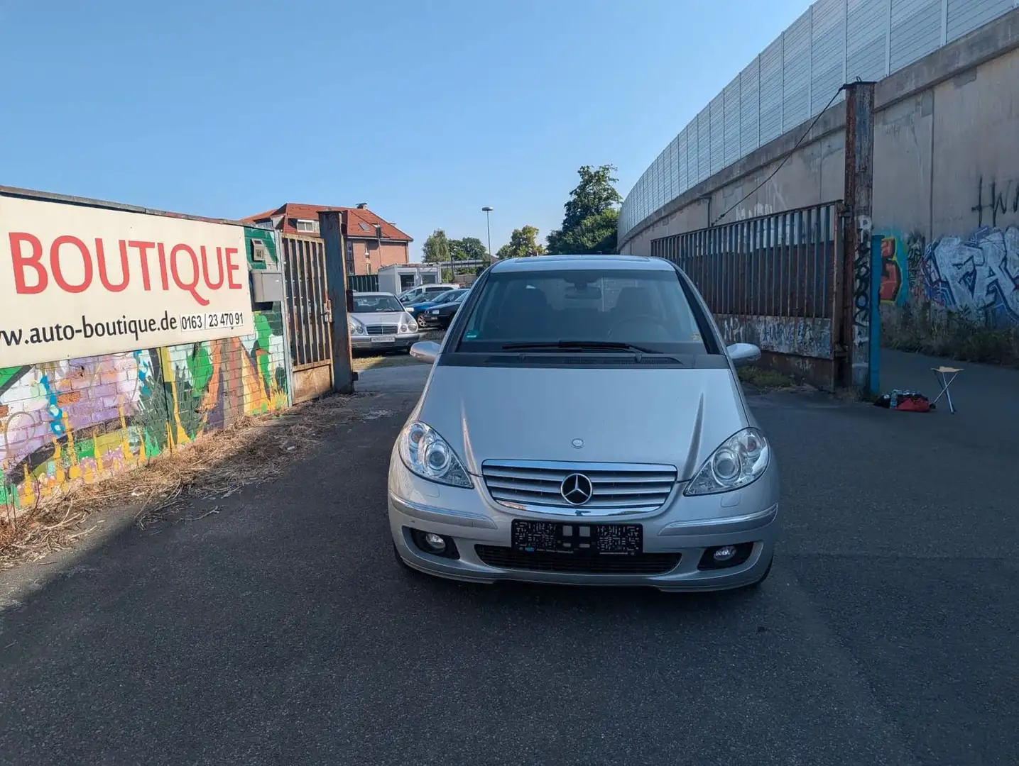 Mercedes-Benz A 170 Auto.,Navi,PDC,H.,Xenon,Scheckheft,Elegan Argent - 1