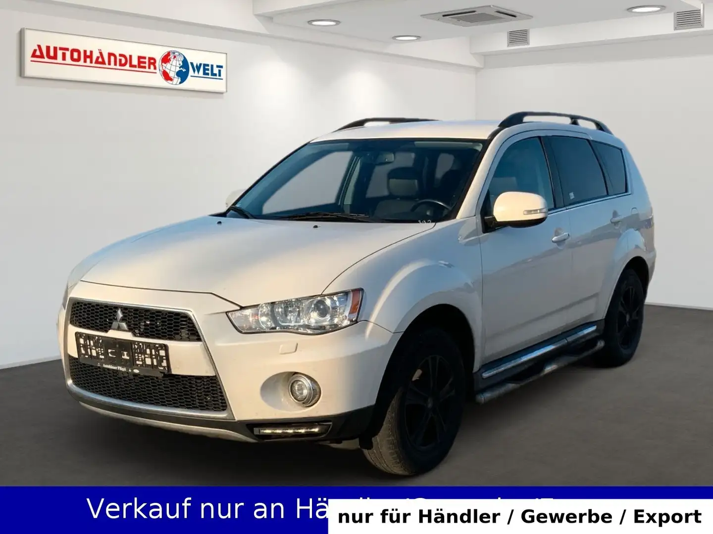 Mitsubishi Outlander 2.2 DI-D 35 Jahre 4WD Automatik Weiß - 1