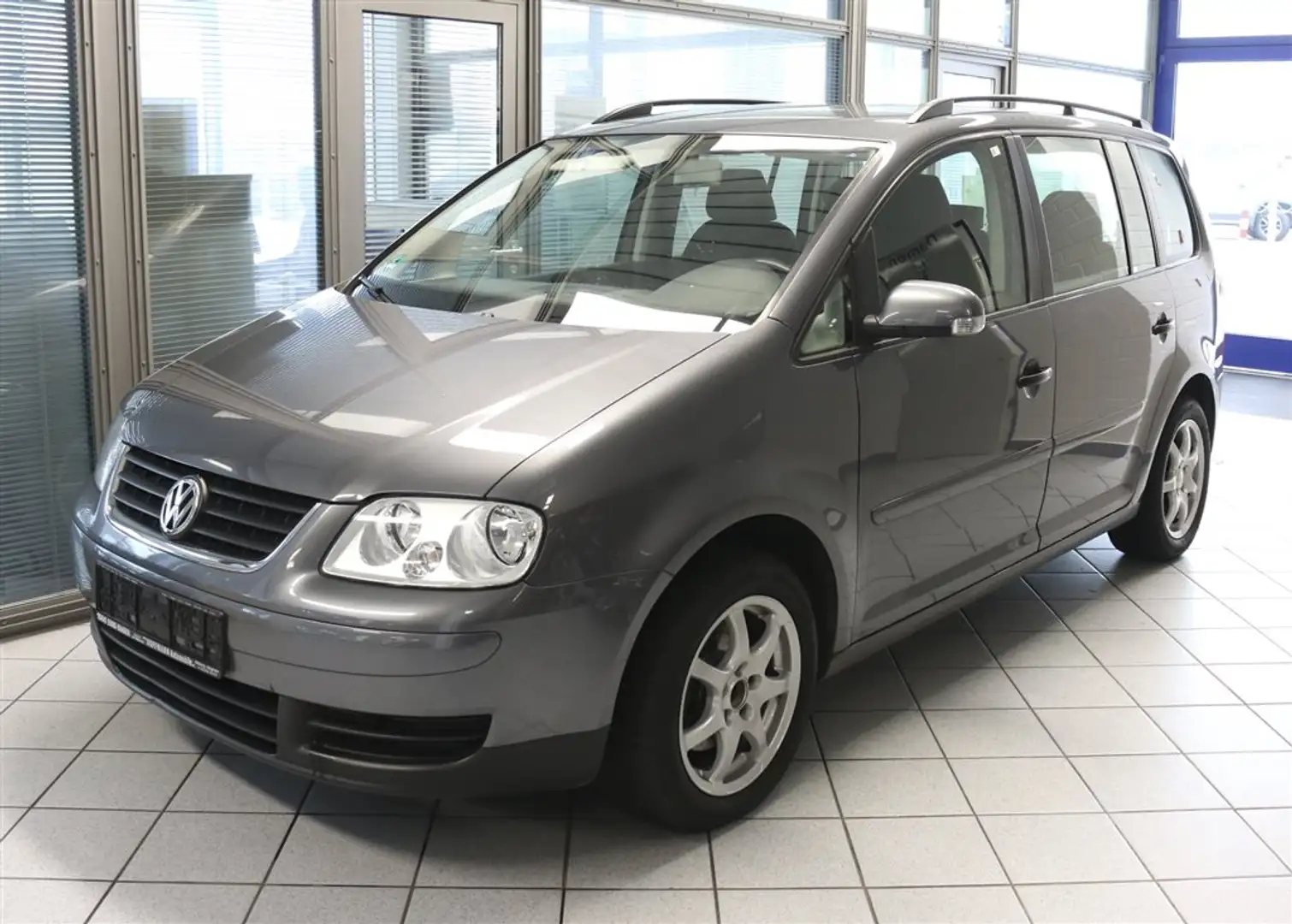 Volkswagen Touran ohne Tüv Gris - 2