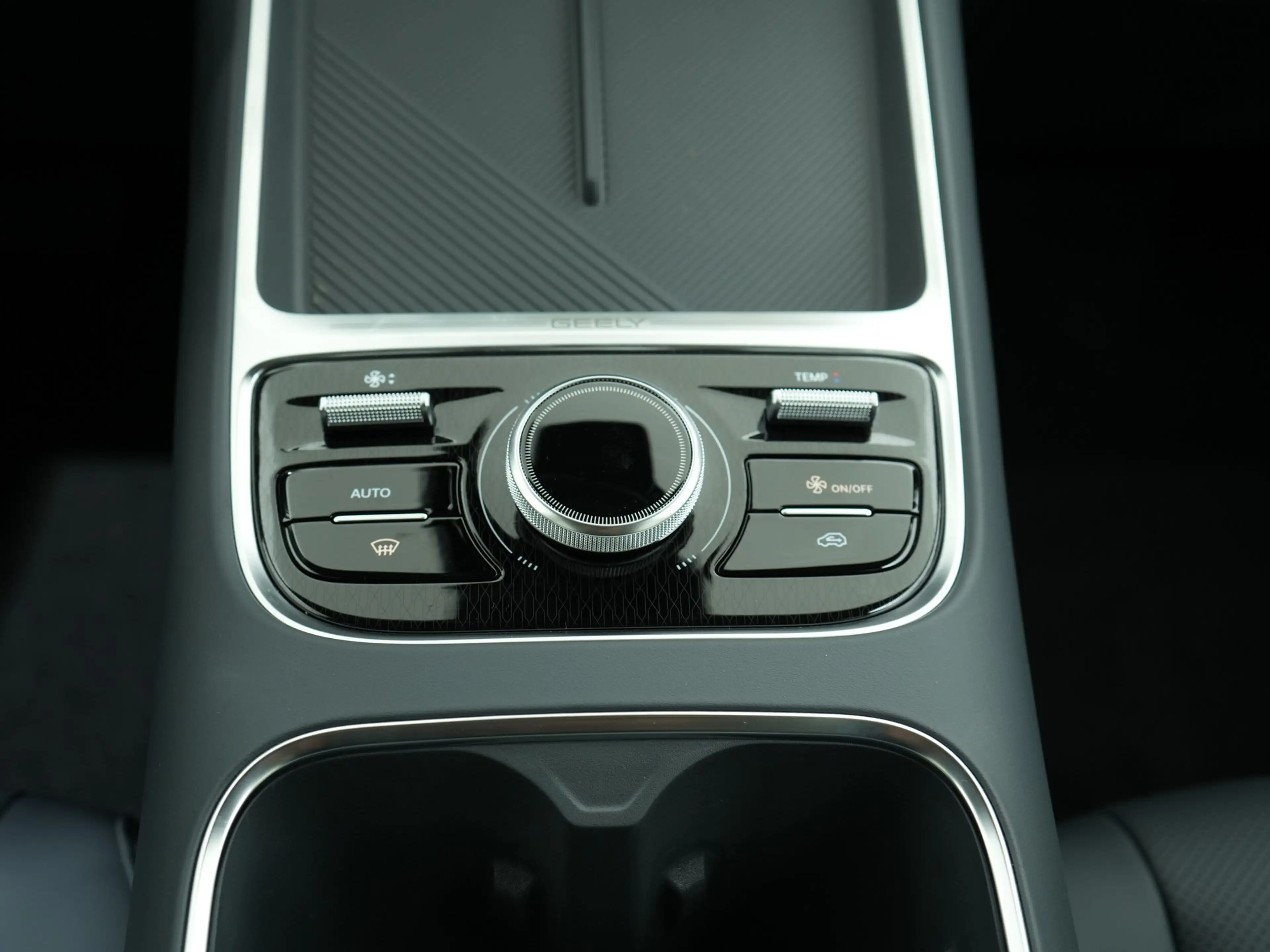 Geely Starray EM-i 1.5 PLUG-IN HYBRID 262PK PRO 1005KM WLTP | Leer | — photo 10