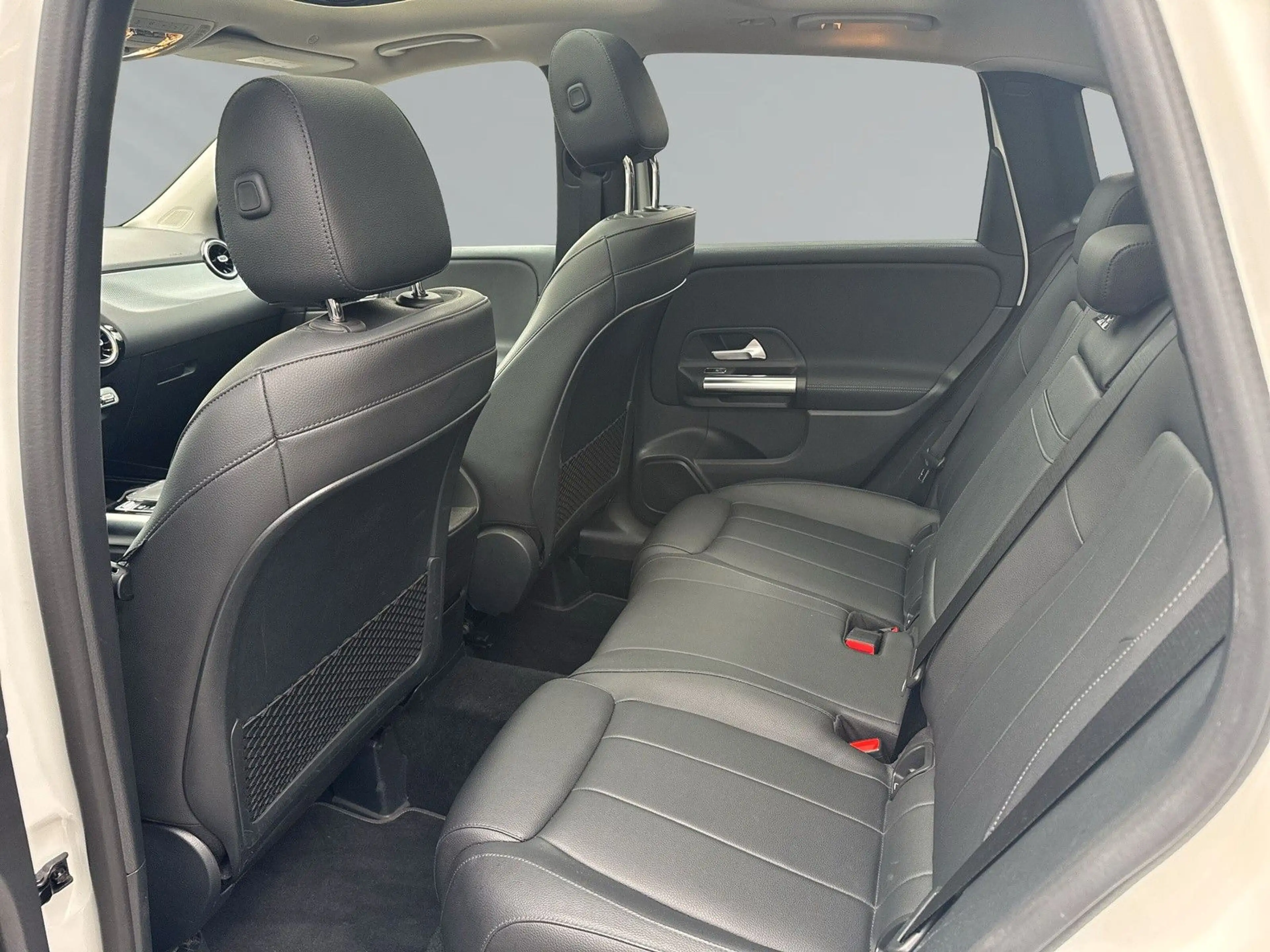 Mercedes-Benz B 220 4Matic |360° Kamera|Head-Up|Memory|Pano|++ — photo 24