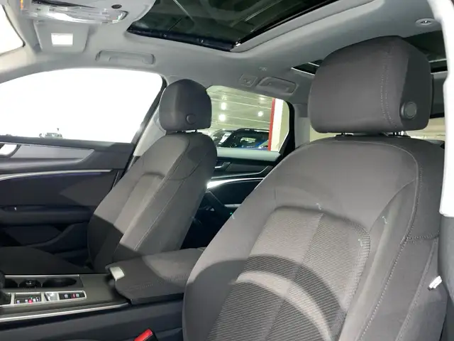Audi A6 Avant view 13