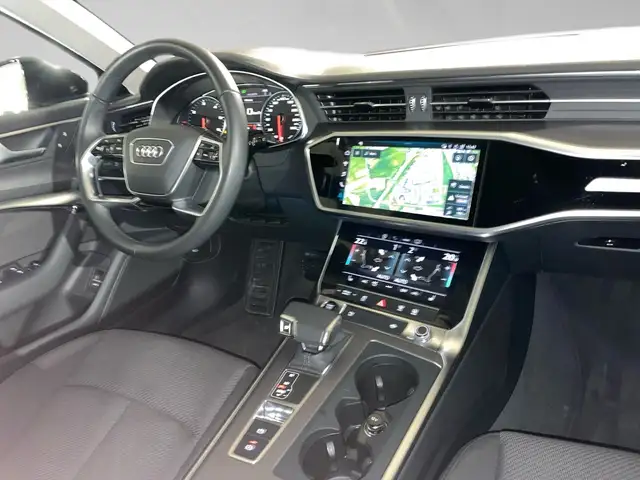 Audi A6 Avant view 7