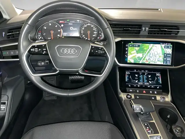 Audi A6 Avant view 6