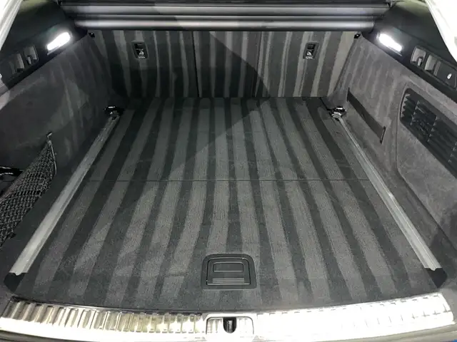 Audi A6 Avant view 12