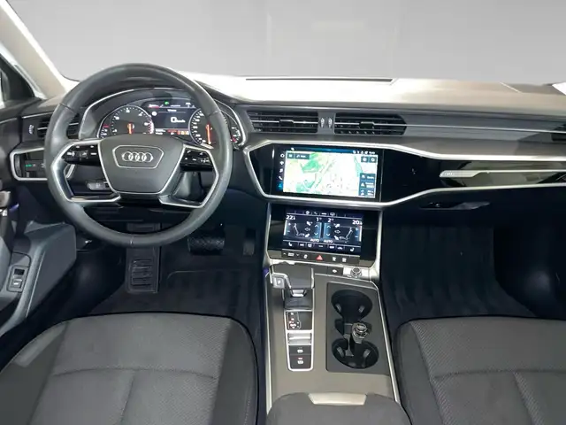 Audi A6 Avant view 5