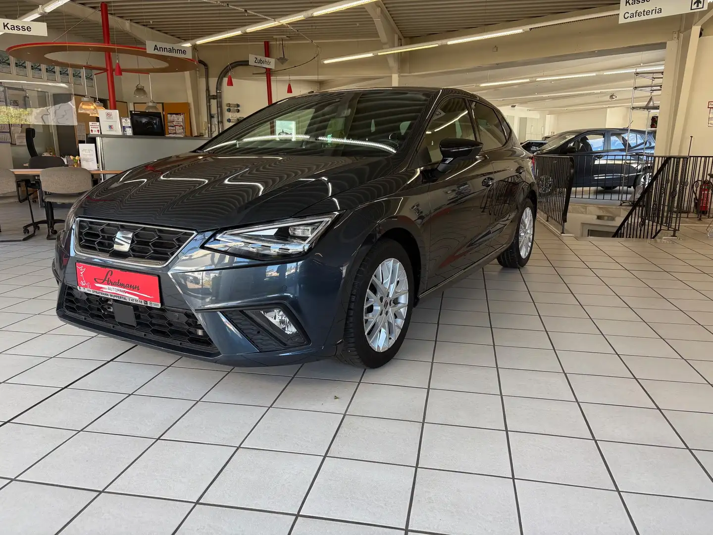SEAT Ibiza FR Grau - 2