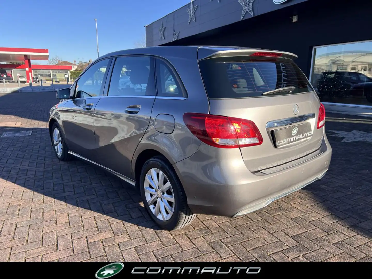 Mercedes-Benz B 180 d Executive Gris - 2