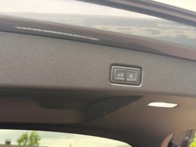 Audi Q5 view 13