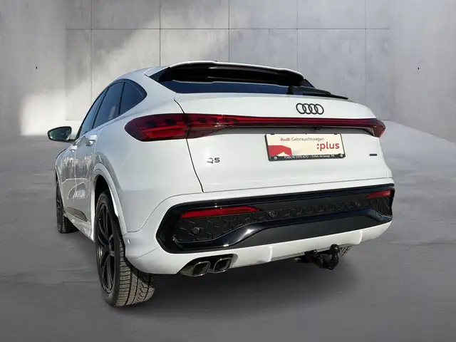 Audi Q5 view 8