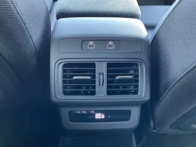 Audi Q5 view 13