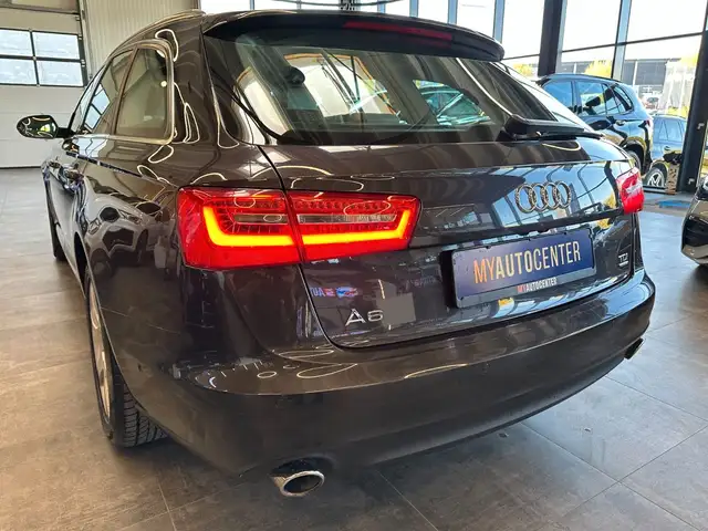 Audi A6 Avant view 5