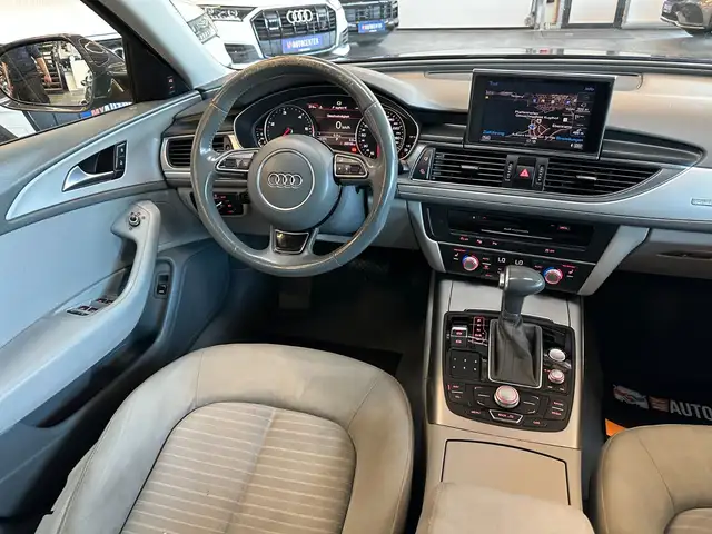Audi A6 Avant view 6