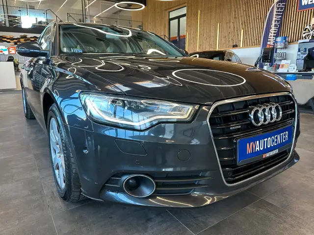 Audi A6 Avant view 3