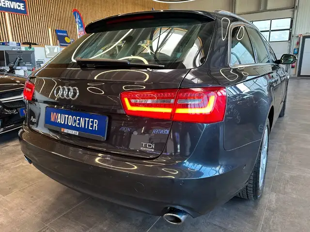 Audi A6 Avant view 2