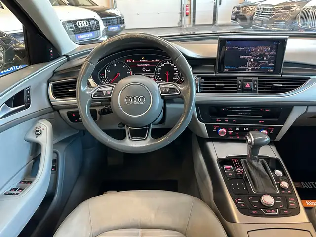 Audi A6 Avant view 8