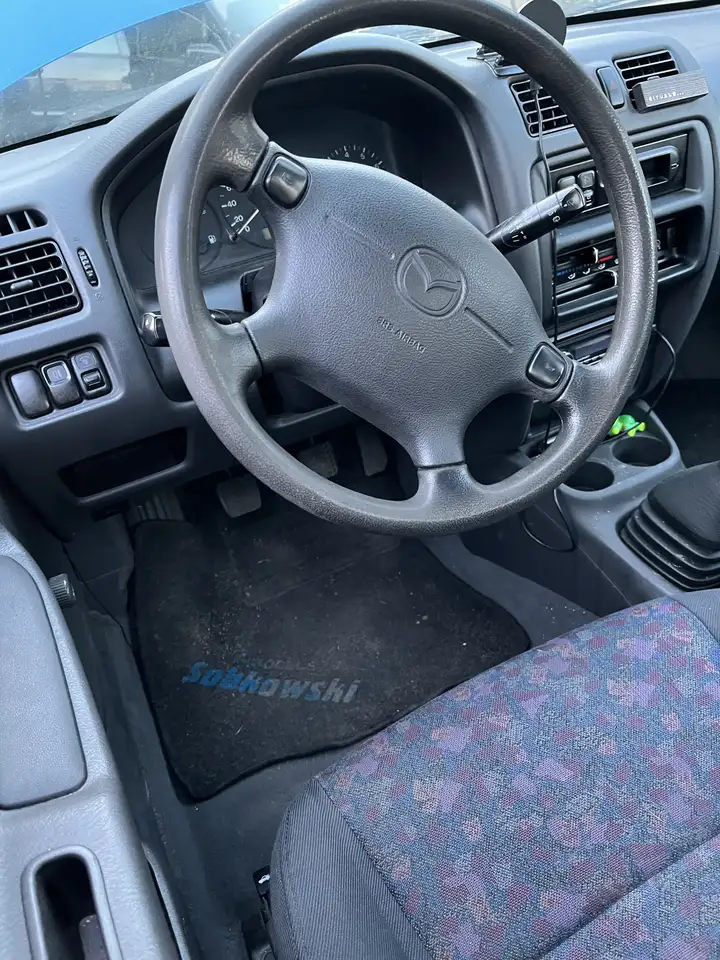 Mazda 323 F 1.5 Comfort, foto 9