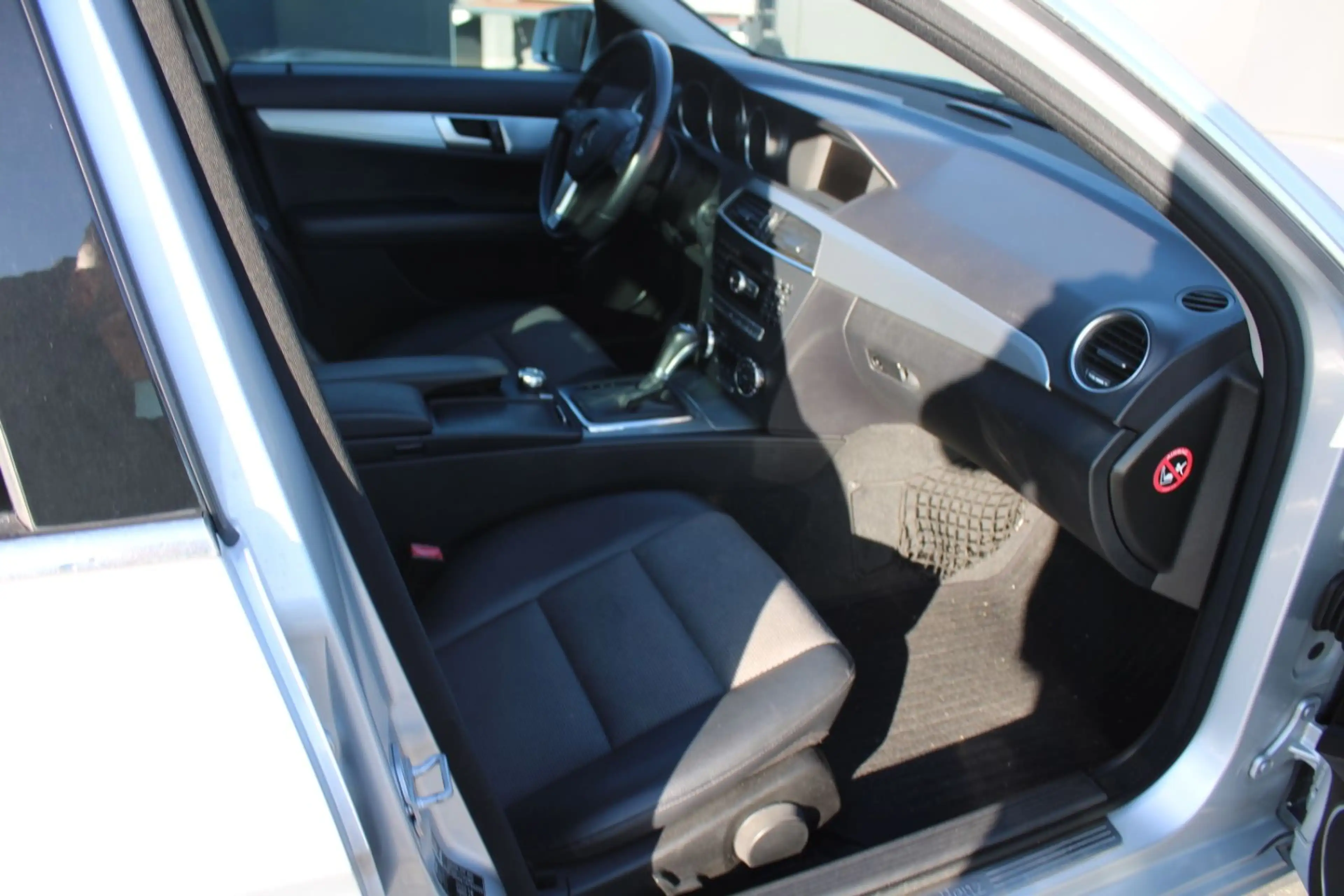 Mercedes-Benz C 200 Limousine CGI BlueEfficiency *Avantgarde* — photo 13
