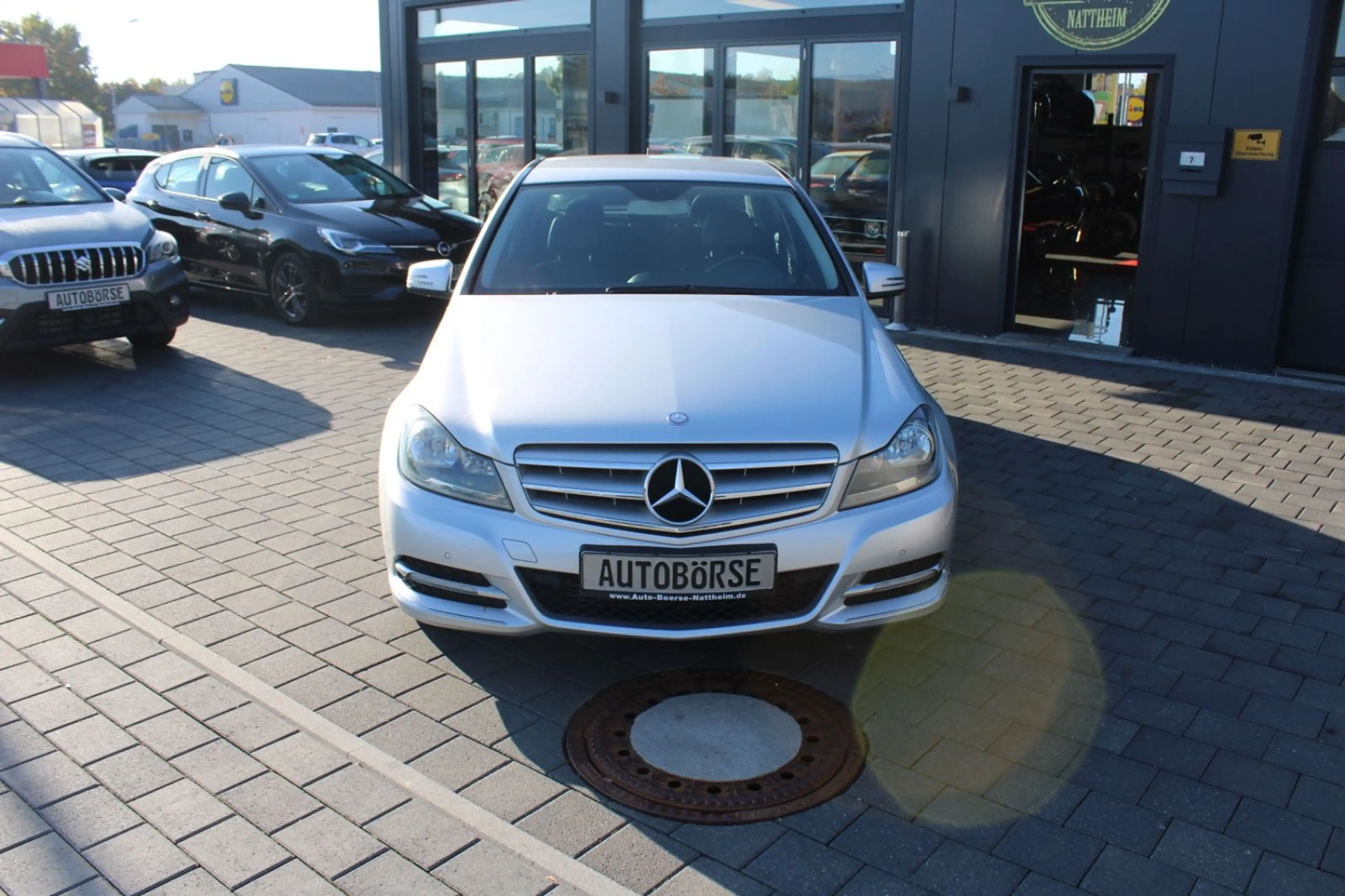 Mercedes-Benz C 200 Limousine CGI BlueEfficiency *Avantgarde* — photo 3