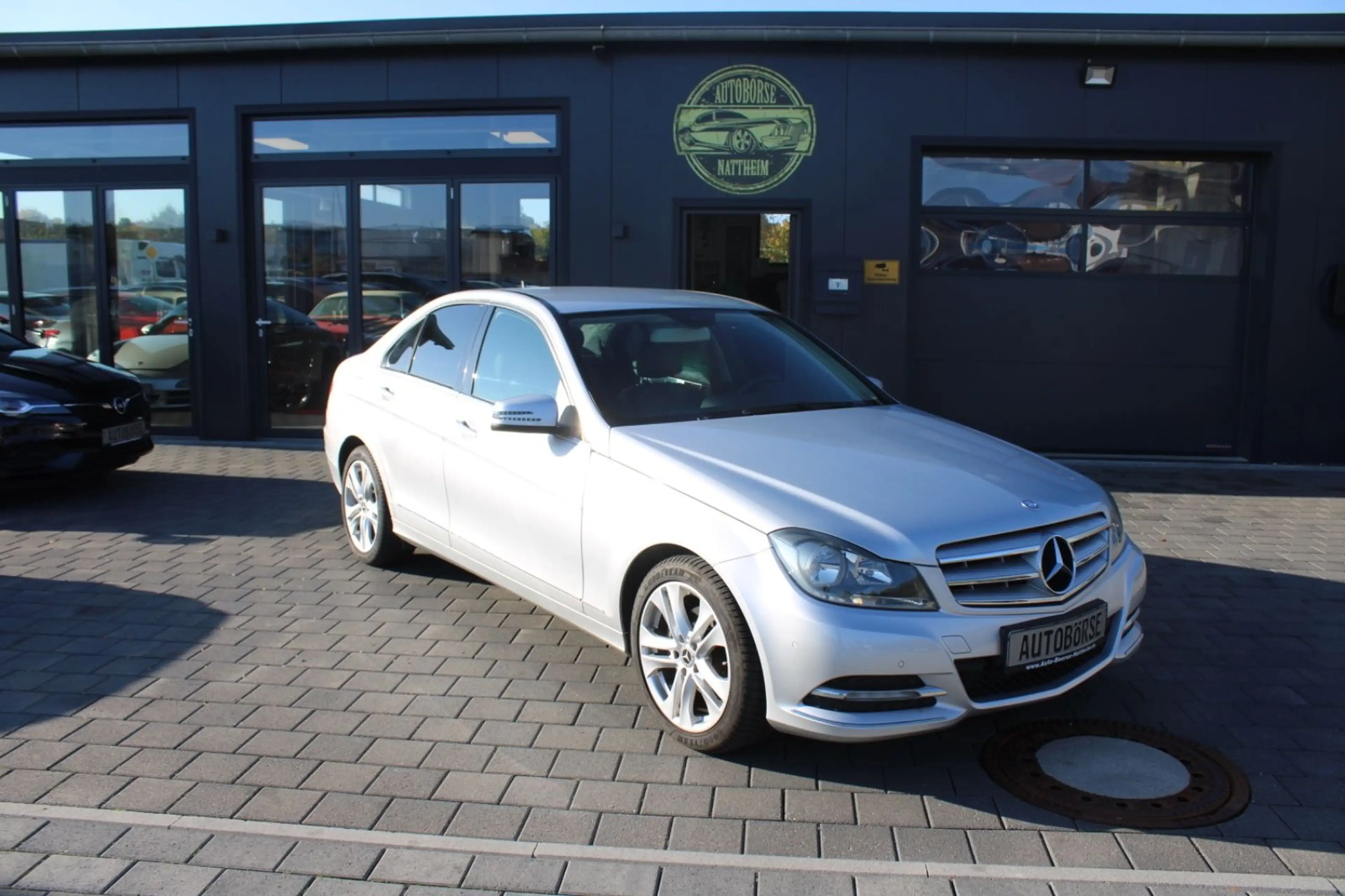 Mercedes-Benz C 200 Limousine CGI BlueEfficiency *Avantgarde*