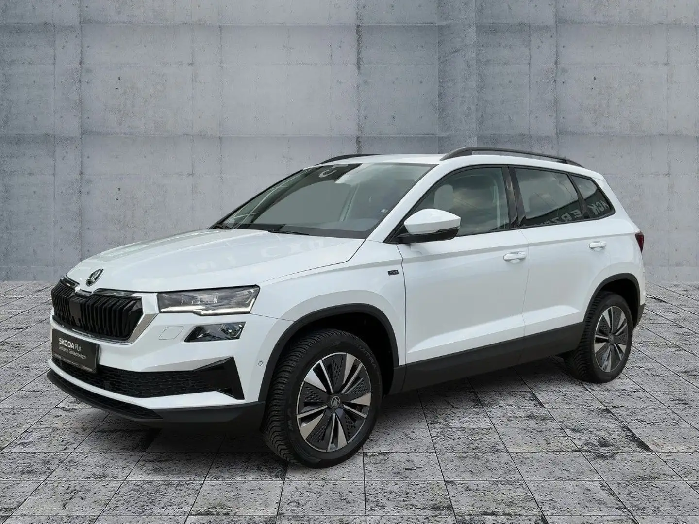Skoda Karoq 1.5 TSI DSG TOUR MATRIX+NAVI+AHK+PANO+360° Weiß - 2