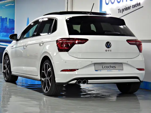 Volkswagen Polo view 8