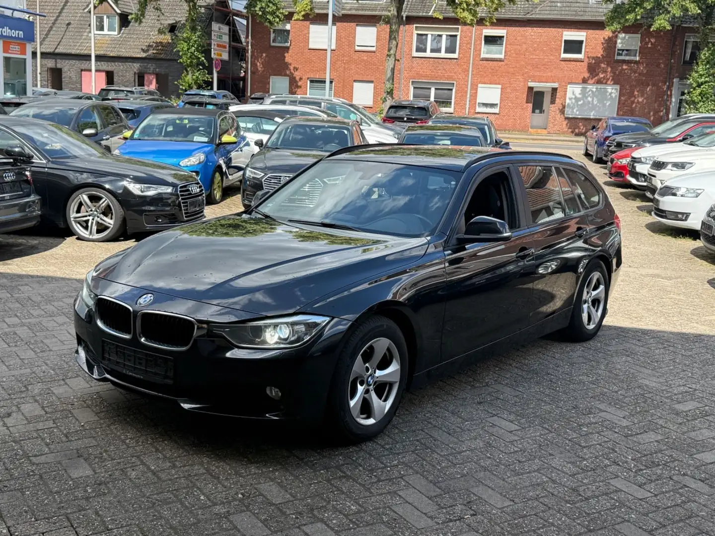 BMW 320 d Efficient Dynamics Editon*XENON*SHZ*** Schwarz - 1