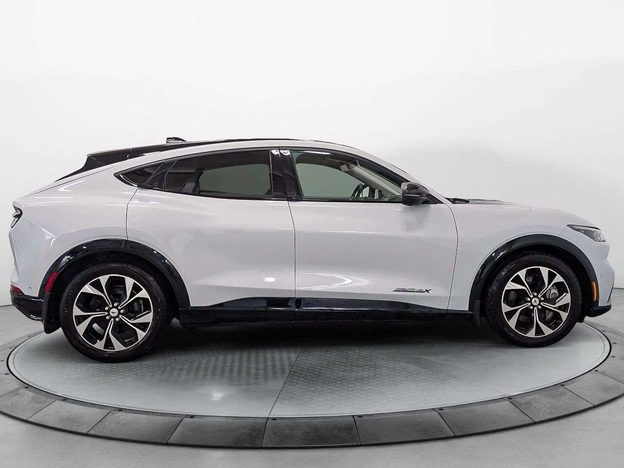 2023 Ford Mustang Mach-E Premium AWD Batterie Autonomie Prolongée Premium — снимка 1