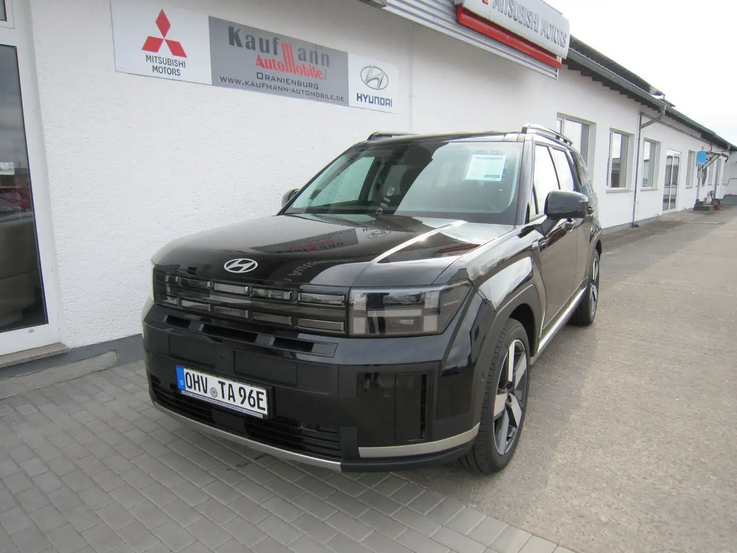 Hyundai SANTA FE 1.6 T-GDI Plug-in Hybrid Signature Schwarz - 1