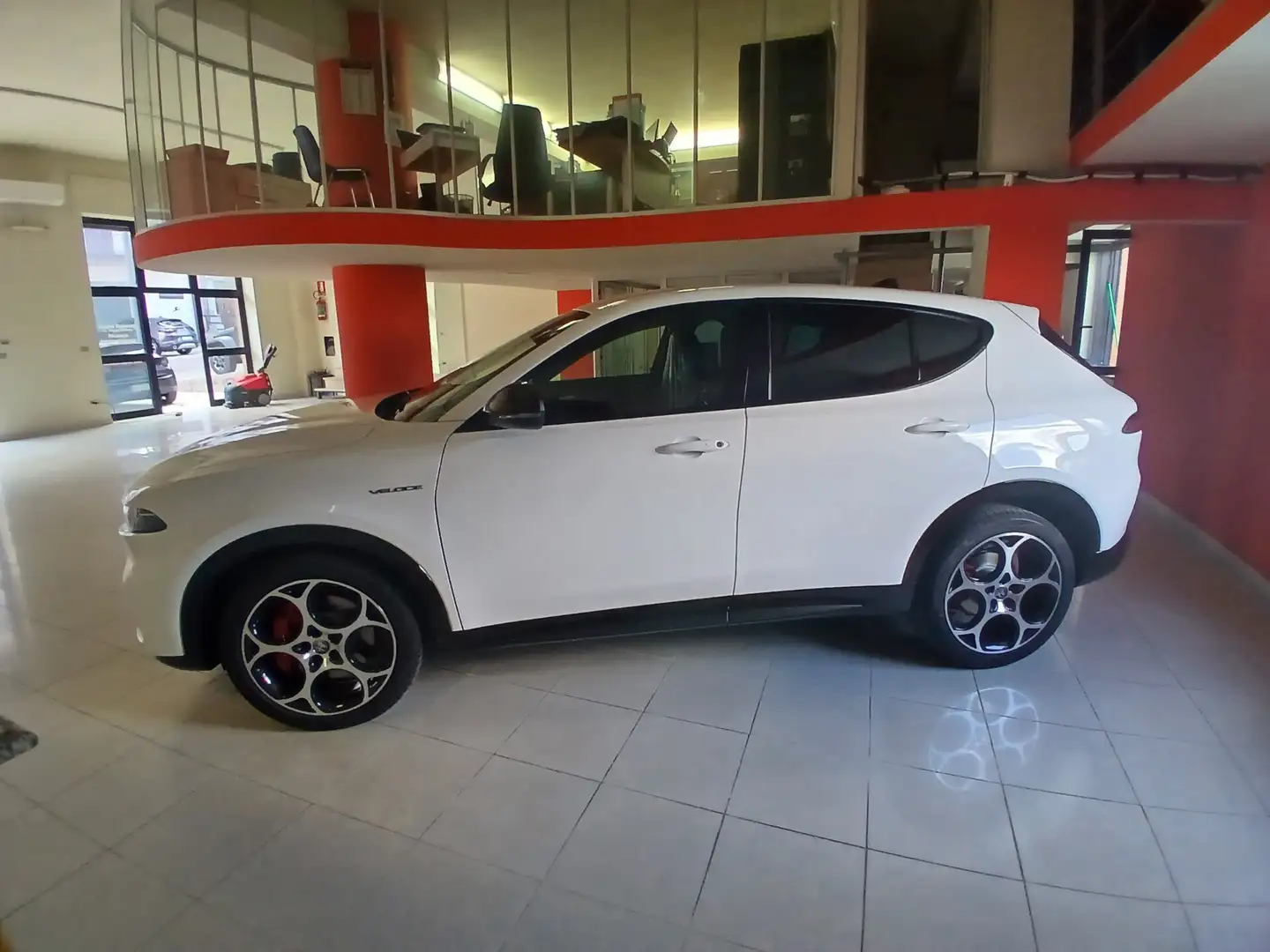 Alfa Romeo Tonale 1.6 diesel 130 CV TCT6 Veloce Wit - 1