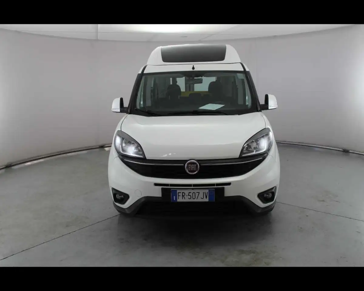 Fiat Doblo Doblo II 2015 Doblo 1.6 mjt 16v Easy 120cv my18 — photo 1 of 19