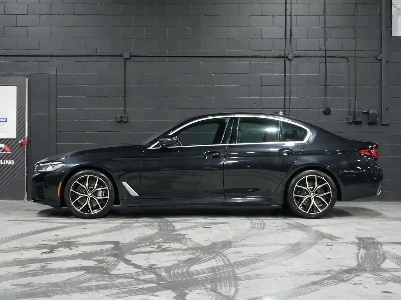 BMW 5 Series снимка BMW 5 Series