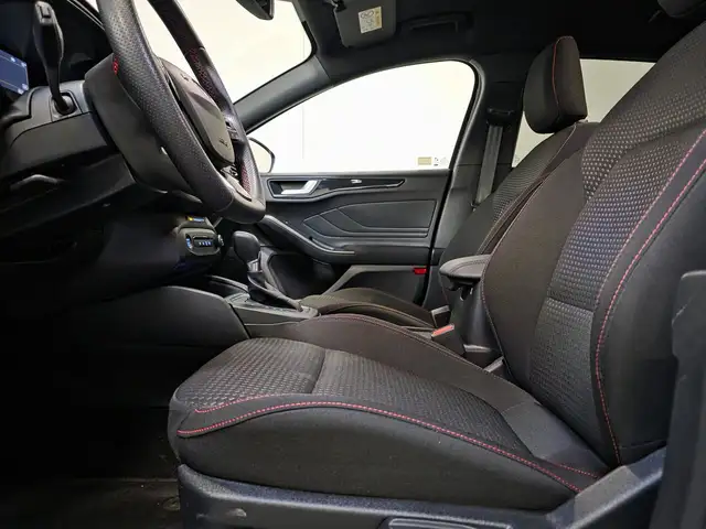 Ford Focus view 9
