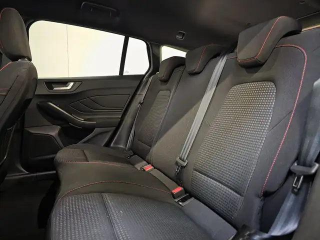 Ford Focus view 10