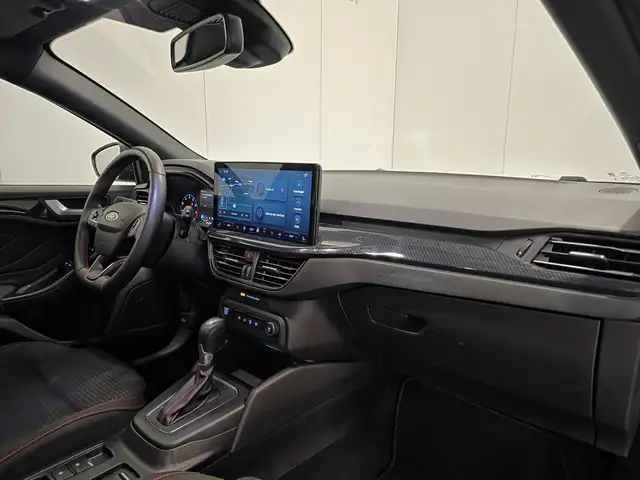 Ford Focus view 13