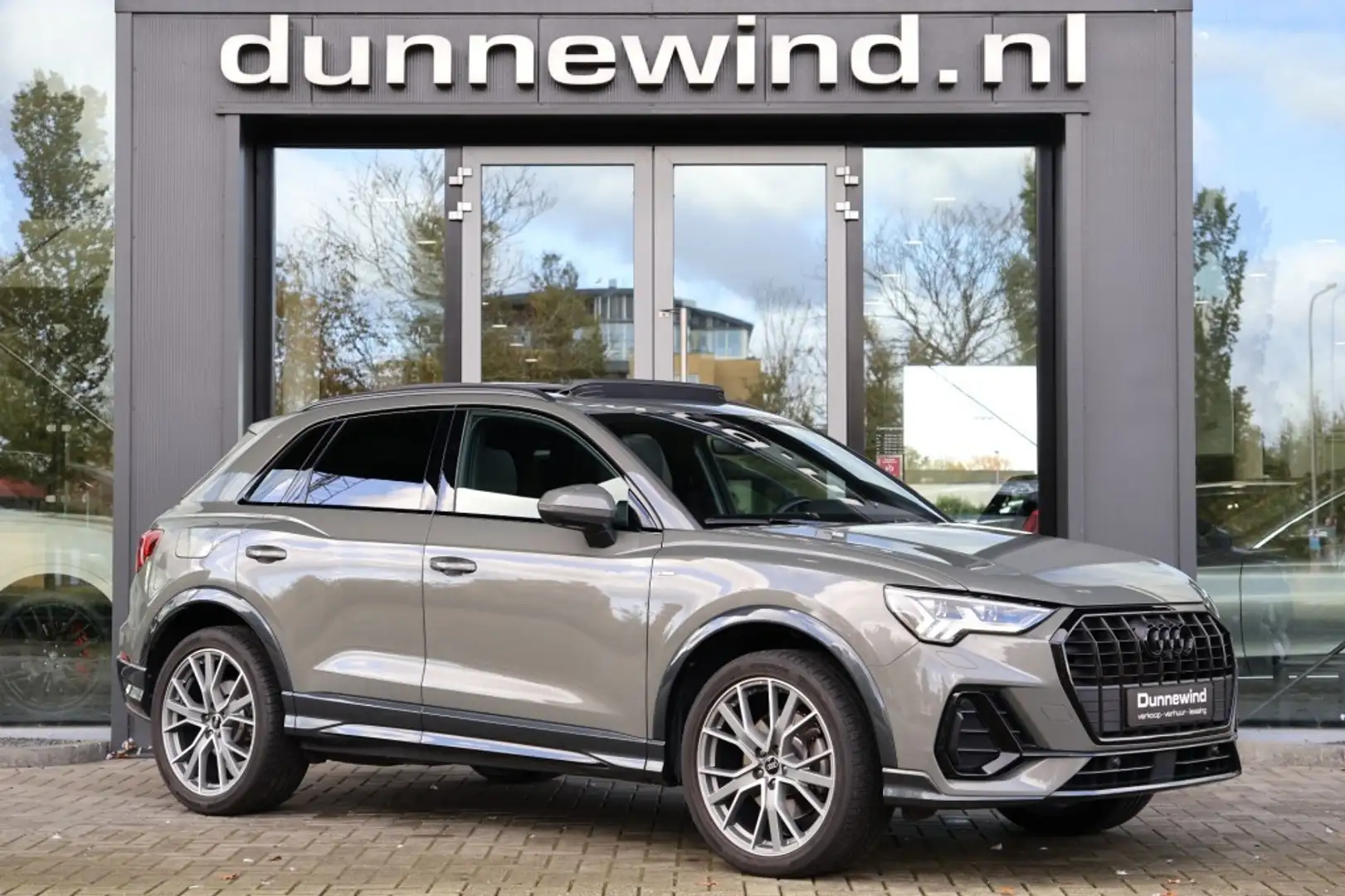 Audi Q3 45 TFSI e *S LINE*SFEER*PANO*MATRIX*KEYLESS*TREKHA Gris - 1