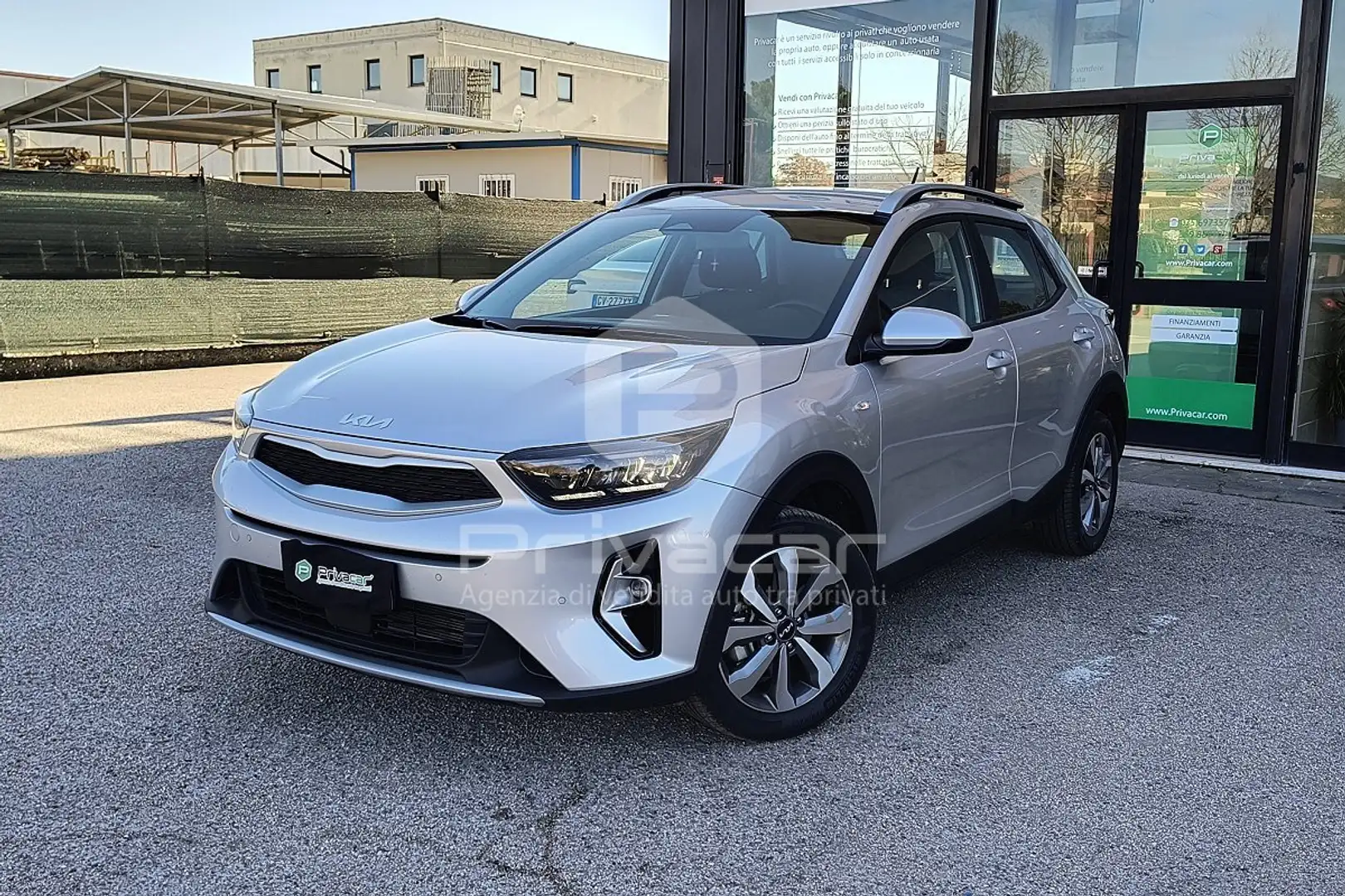 Kia Stonic Stonic 1.2 DPI Urban Special Edition Argento - 1