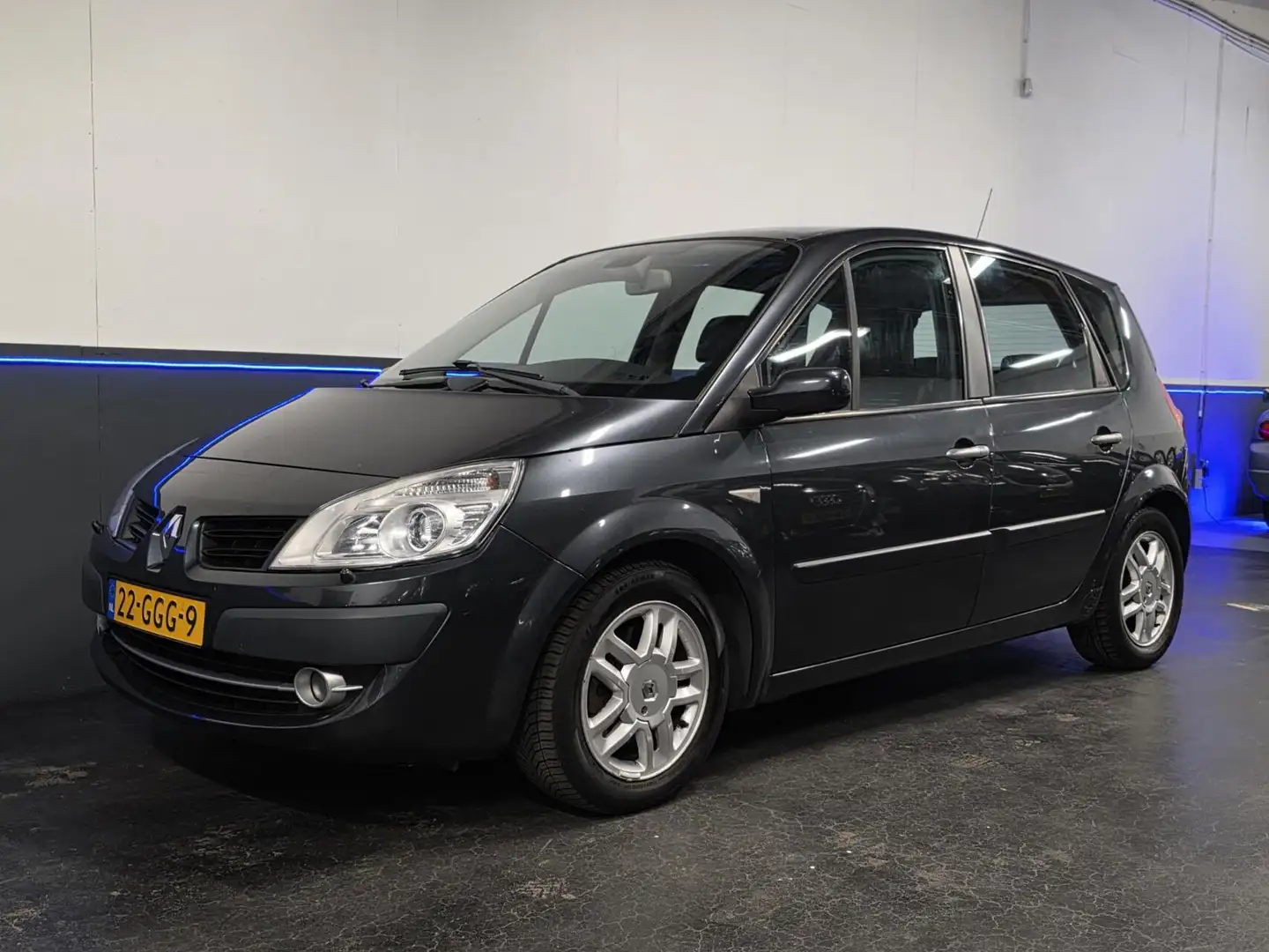 Renault Scenic 2.0-16V Tech Line | Pano | Trekhaak | Cruise & Cli Grijs - 2