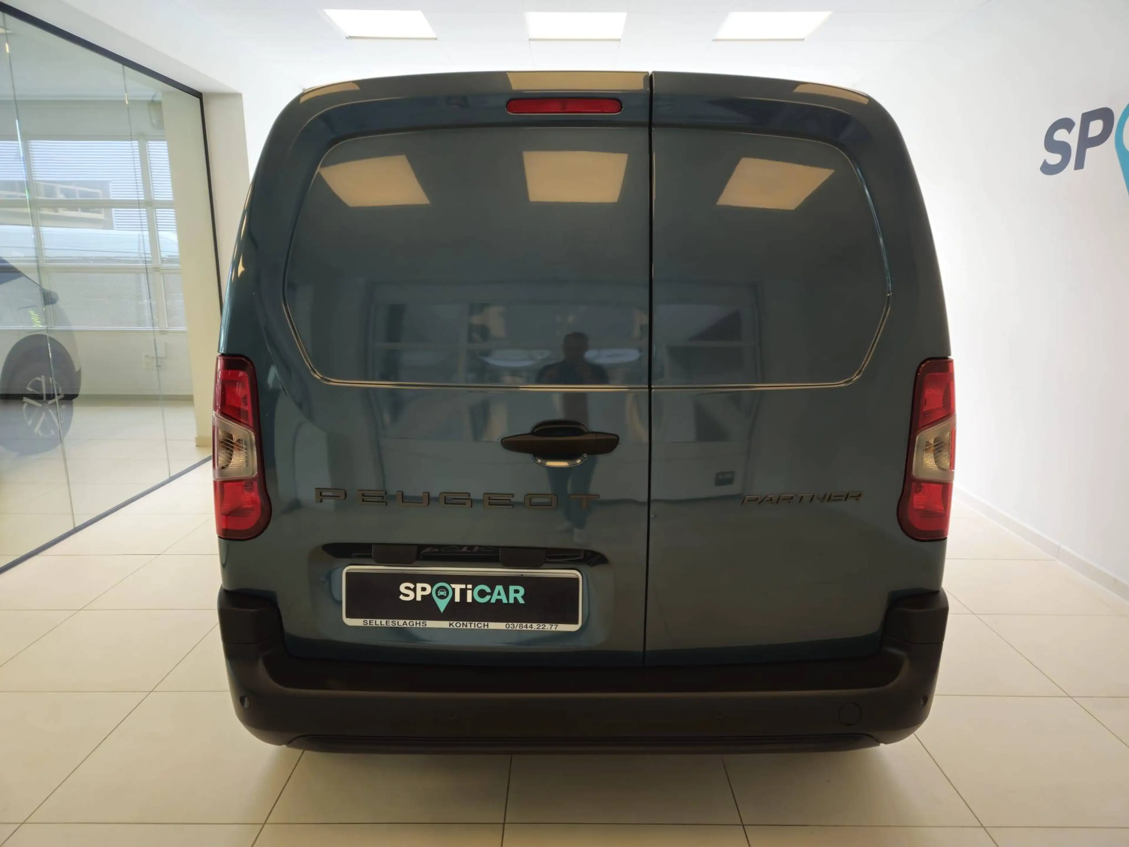 Peugeot Partner 1.2 Turbo benzine 110 PK — photo 5