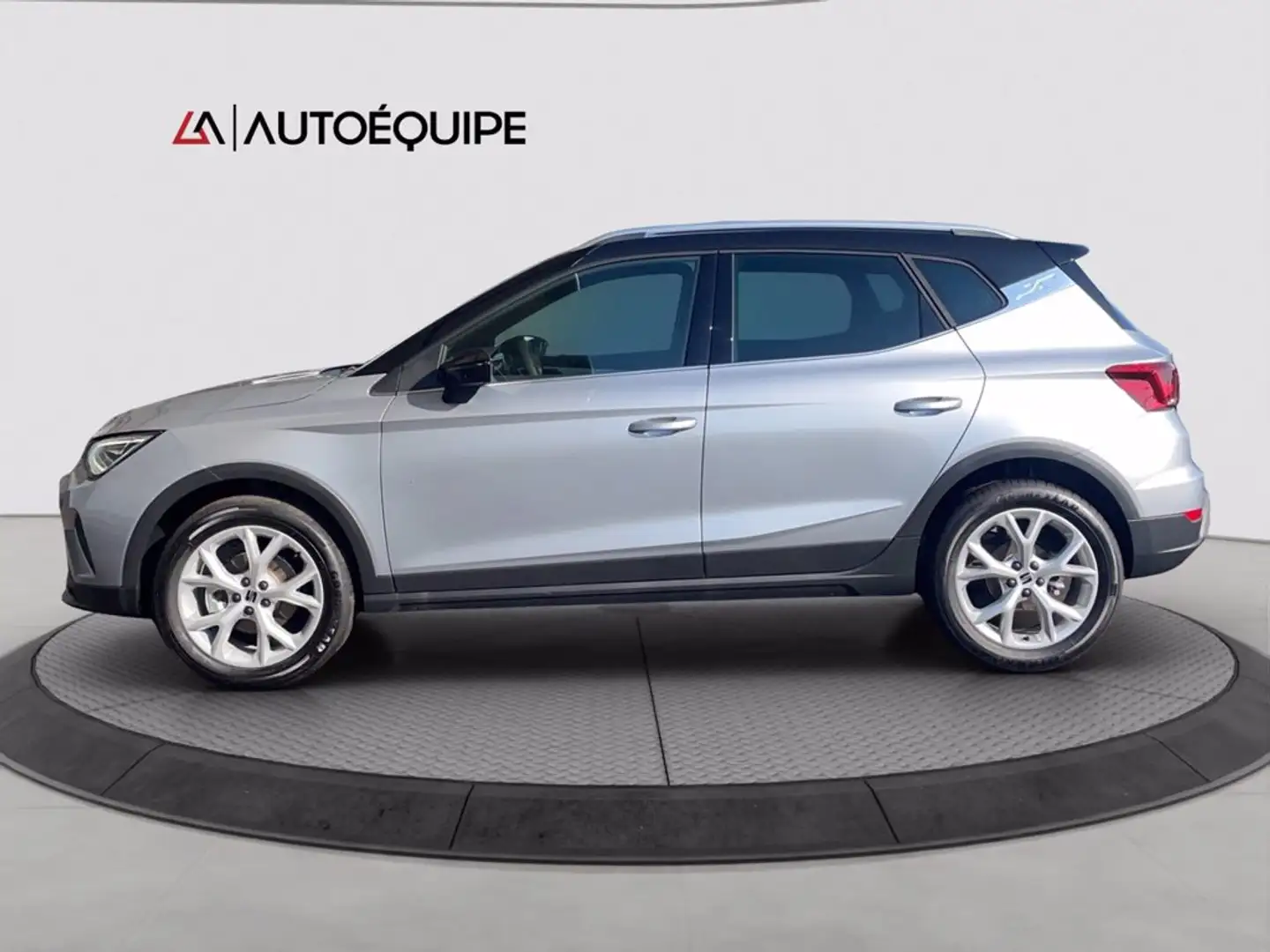 SEAT Arona 1.0 ecotsi FR 110cv Grigio - 2