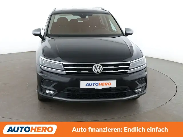 Volkswagen Tiguan Allspace view 9