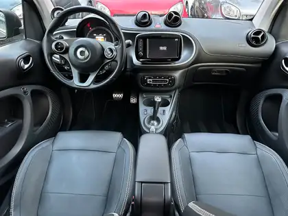 Annonce voiture d'occasion smart forTwo - CARADIZE