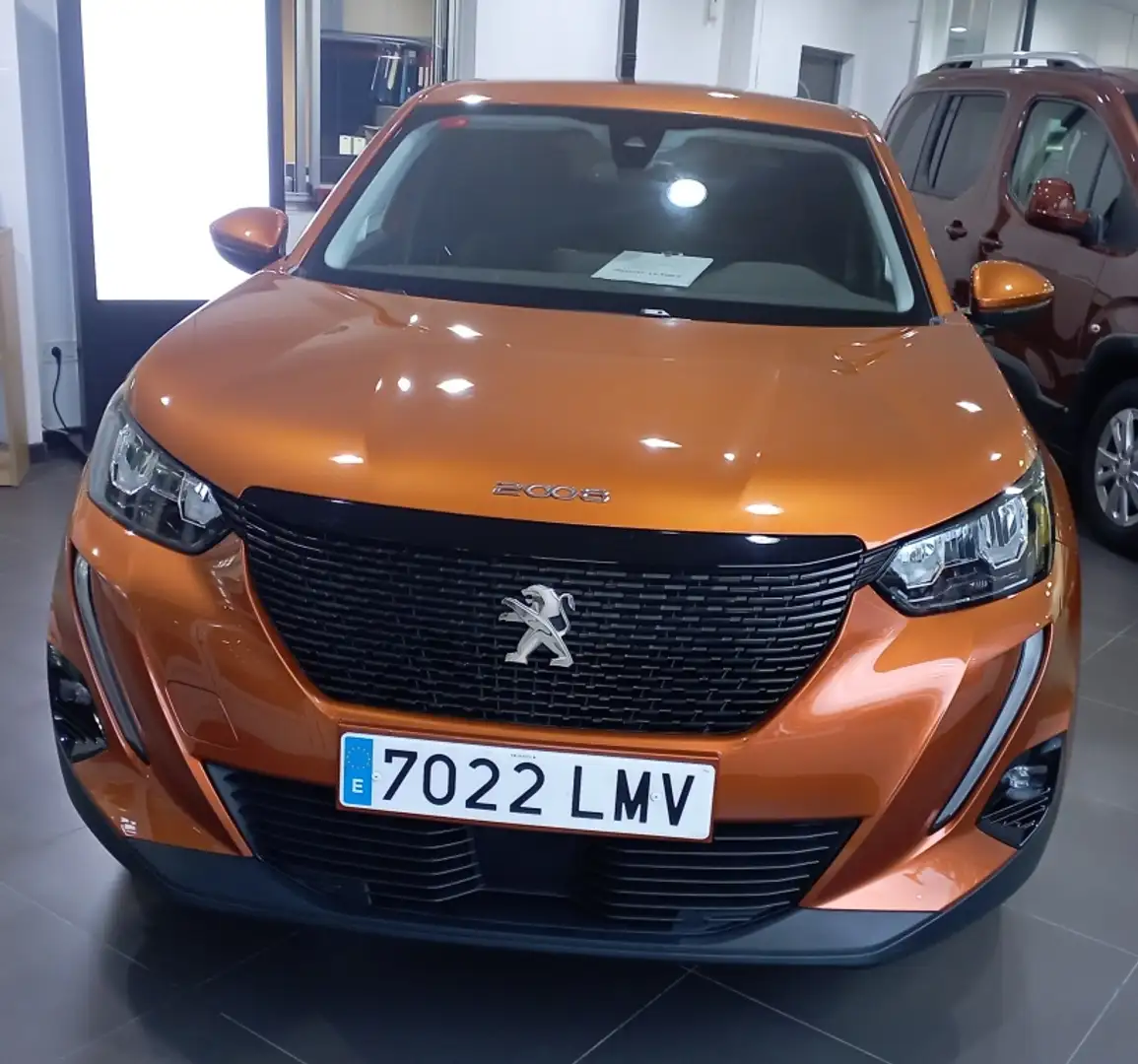 Peugeot 2008 1.2 PureTech S&S Active Pack 100 Naranja - 1
