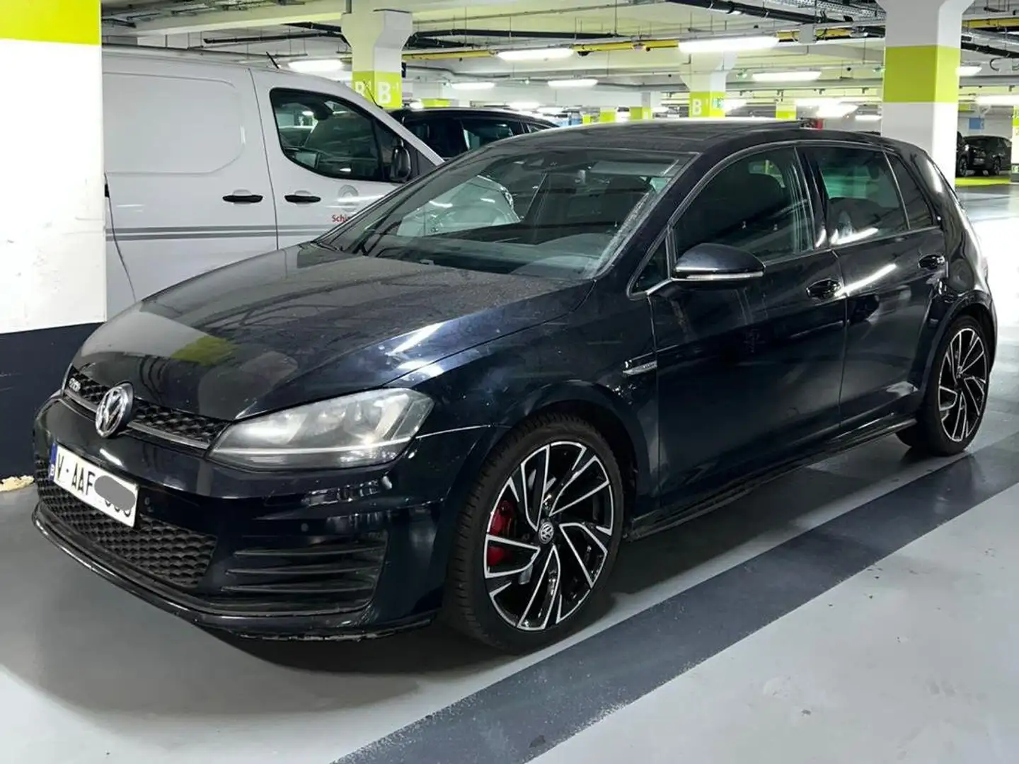 Volkswagen Golf GTD Golf 2.0 CR TDi DSG Zwart - 1