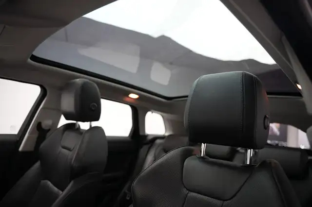 Land Rover Range Rover Evoque view 11