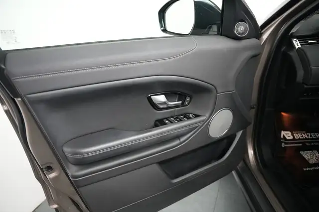Land Rover Range Rover Evoque view 9