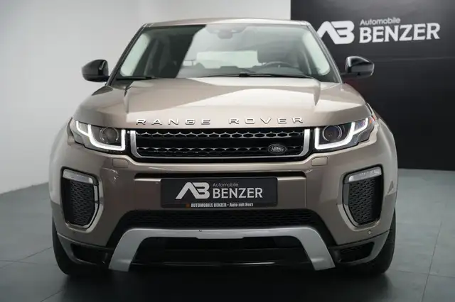 Land Rover Range Rover Evoque view 2