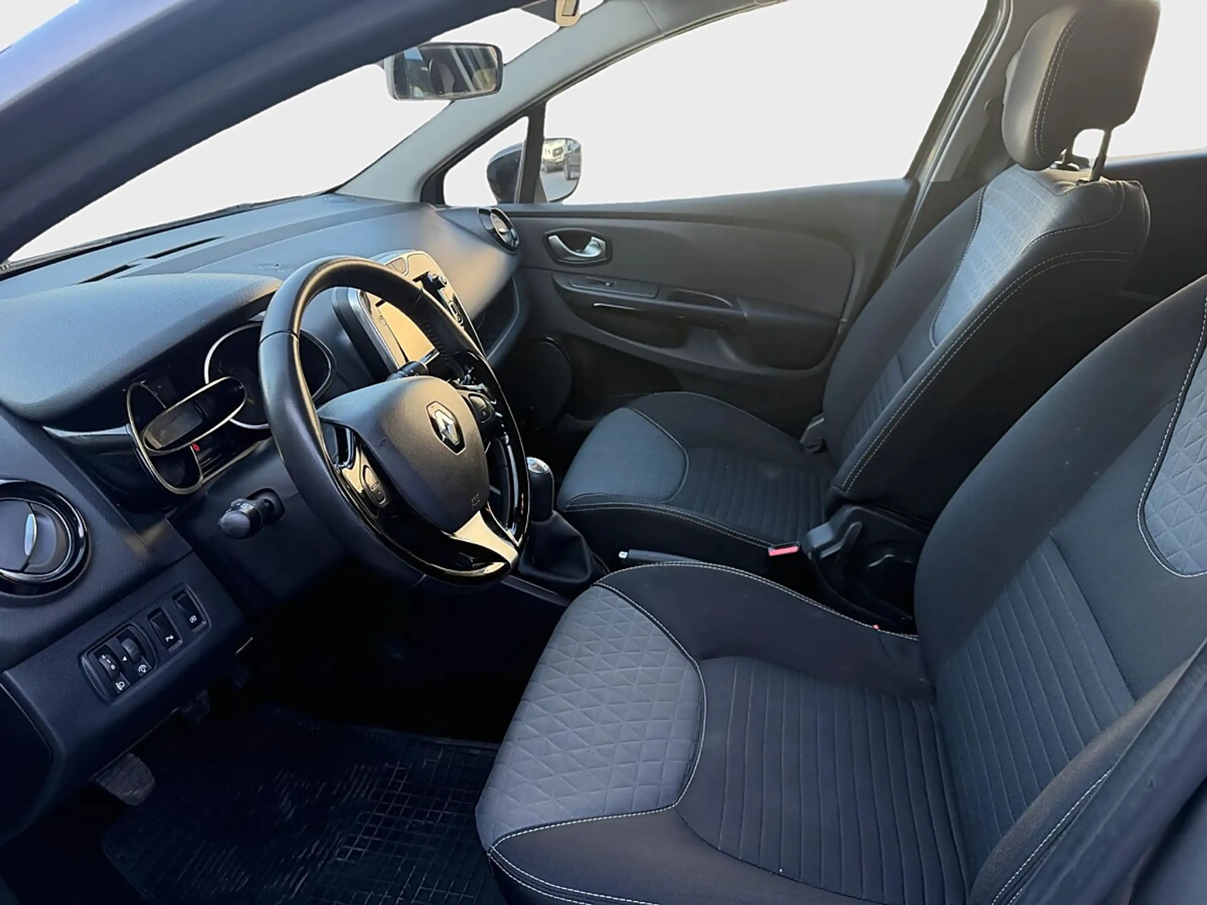 Renault Clio Grandtour Dynamique Energy TCe 90 — photo 9
