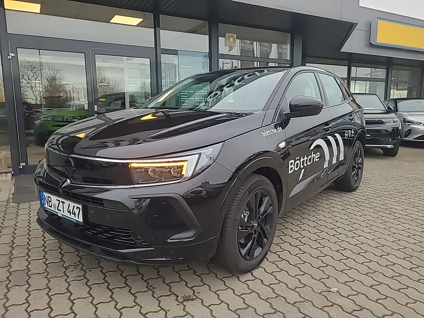 Opel Grandland 1.2 GS Line Mild-Hybrid AT/LED/Navi/Shz/Kamera/Kli Schwarz - 2